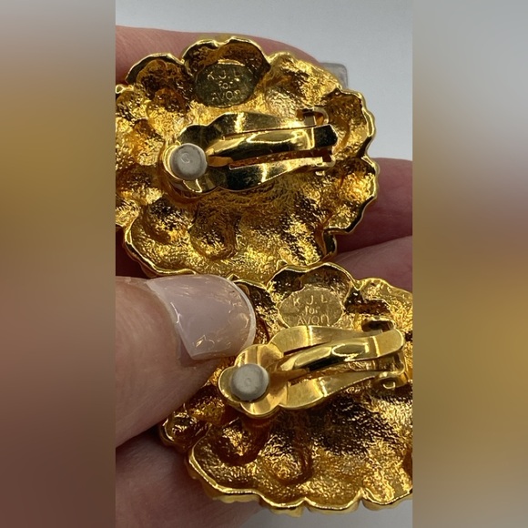 KENNETH JAY LANE FLORAL CLIP ON EARRINGS Vintage (Susan Caplan Rediscovered) - Picture 11 of 13